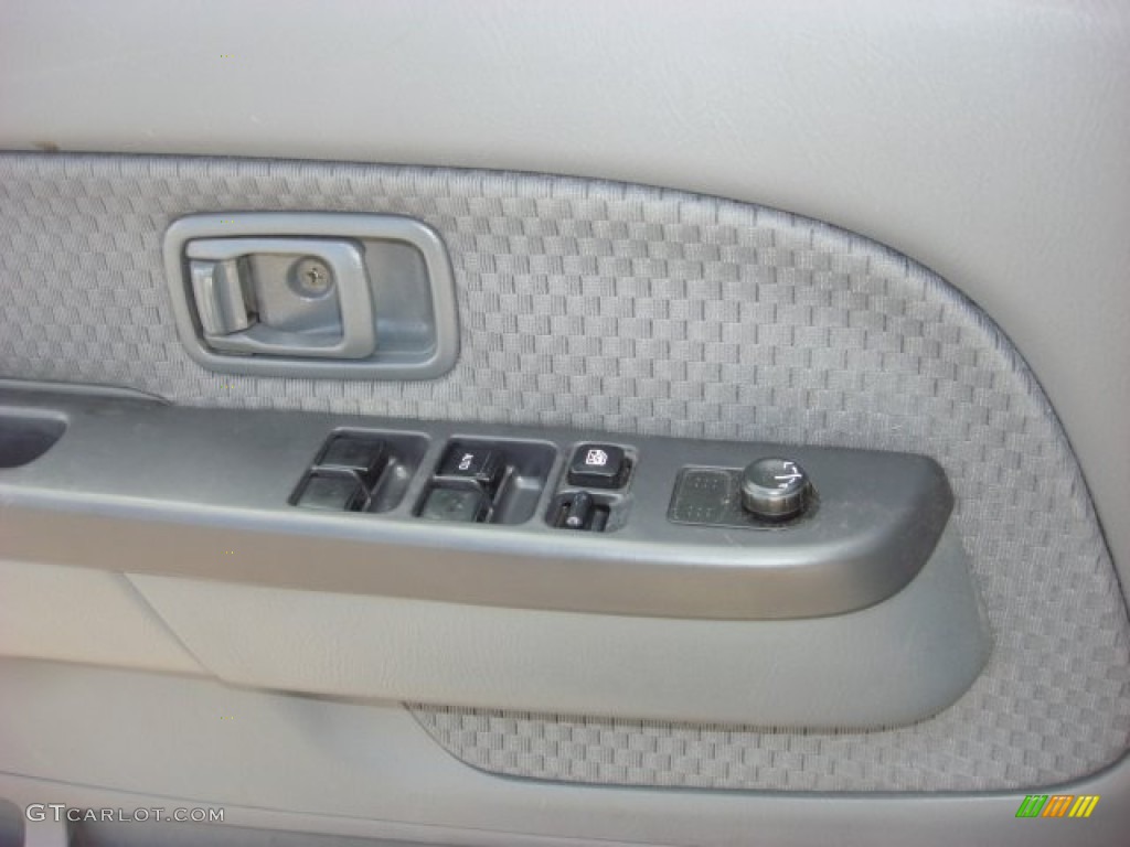 2004 Xterra XE 4x4 - Granite Metallic / Gray photo #12