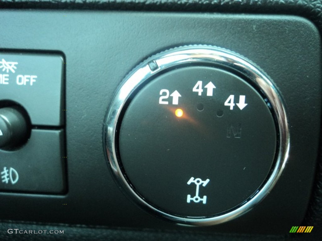 2011 Chevrolet Silverado 2500HD LTZ Crew Cab 4x4 Controls Photo #53787613