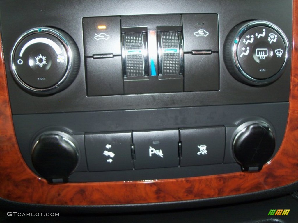 2008 Chevrolet Avalanche LT 4x4 Controls Photo #53789197