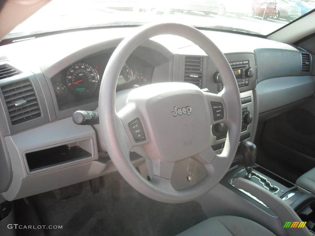 2006 Grand Cherokee Laredo - Bright Silver Metallic / Medium Slate Gray photo #18