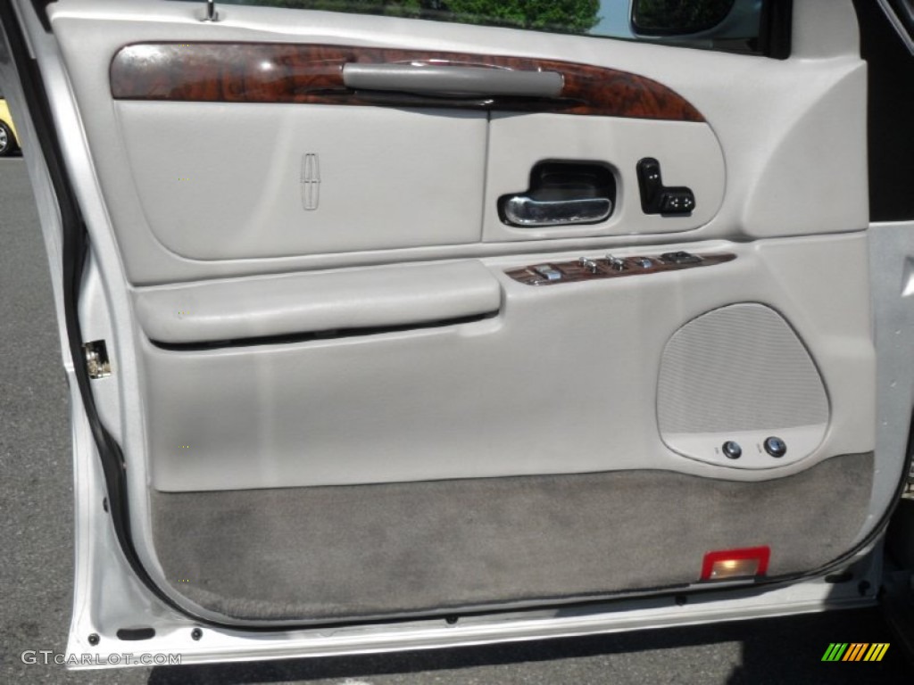 2000 Lincoln Town Car Executive Light Graphite Door Panel Photo #53791177