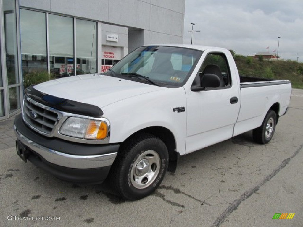 2002 F150 XL Regular Cab - Oxford White / Medium Parchment photo #2