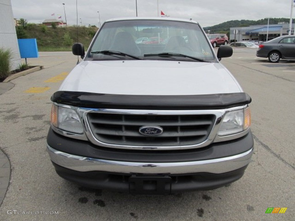 2002 F150 XL Regular Cab - Oxford White / Medium Parchment photo #10