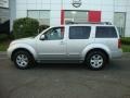 2008 Silver Lightning Nissan Pathfinder SE 4x4  photo #4