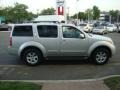 2008 Silver Lightning Nissan Pathfinder SE 4x4  photo #10