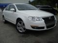 Candy White - Passat Komfort Sedan Photo No. 1