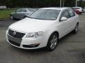 Candy White - Passat Komfort Sedan Photo No. 2
