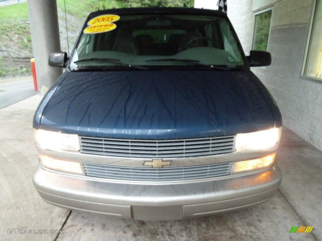 2005 Astro LS AWD Passenger Van - Medium Cadet Blue Metallic / Medium Gray photo #6