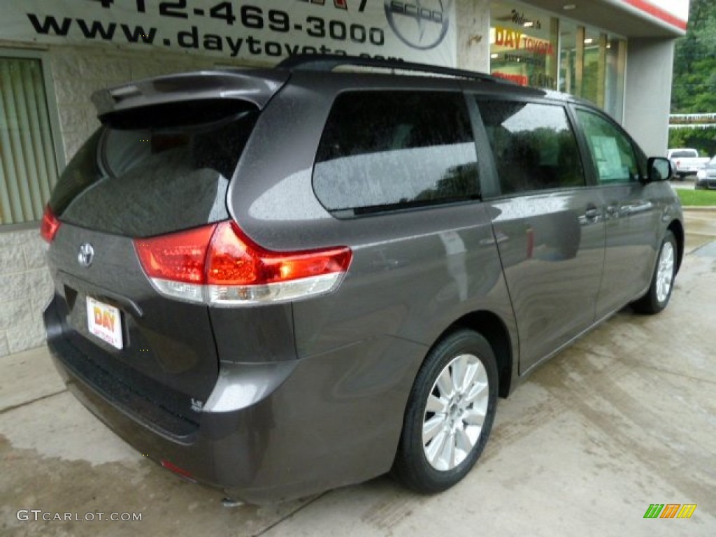 2011 Sienna LE AWD - Predawn Gray Mica / Light Gray photo #2