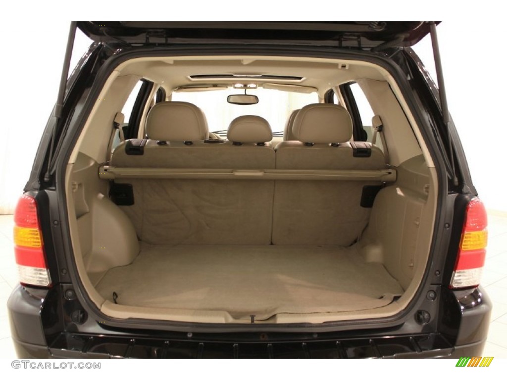 2005 Ford Escape Limited 4WD Trunk Photo #53798868