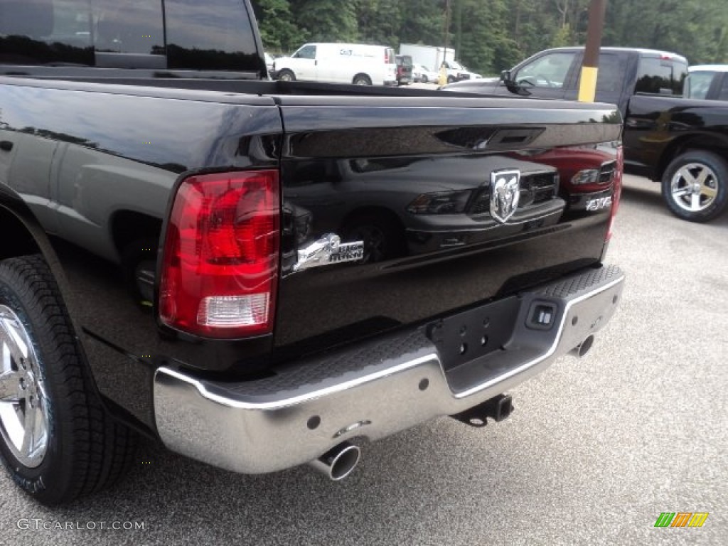 2012 Ram 1500 Big Horn Quad Cab 4x4 - Black / Dark Slate Gray/Medium Graystone photo #4