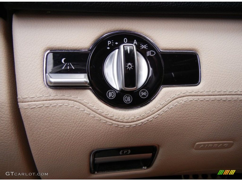 2010 Mercedes-Benz CL 550 4Matic Controls Photo #53801591