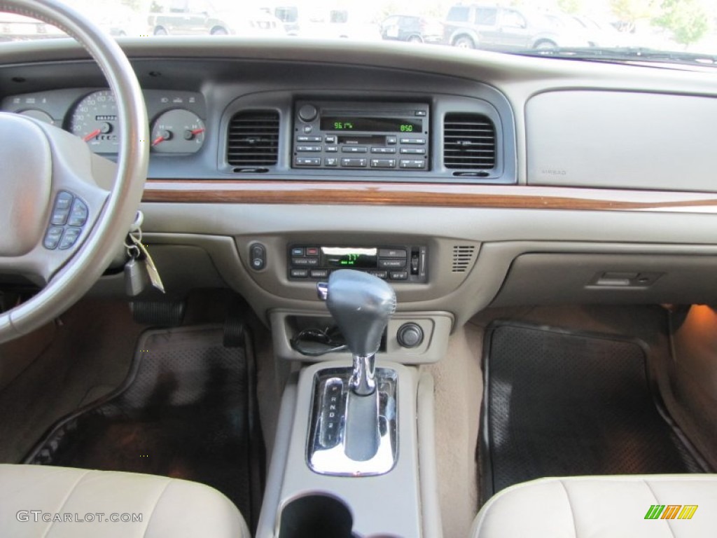 2003 Crown Victoria LX - Spruce Green Metallic / Medium Parchment photo #15