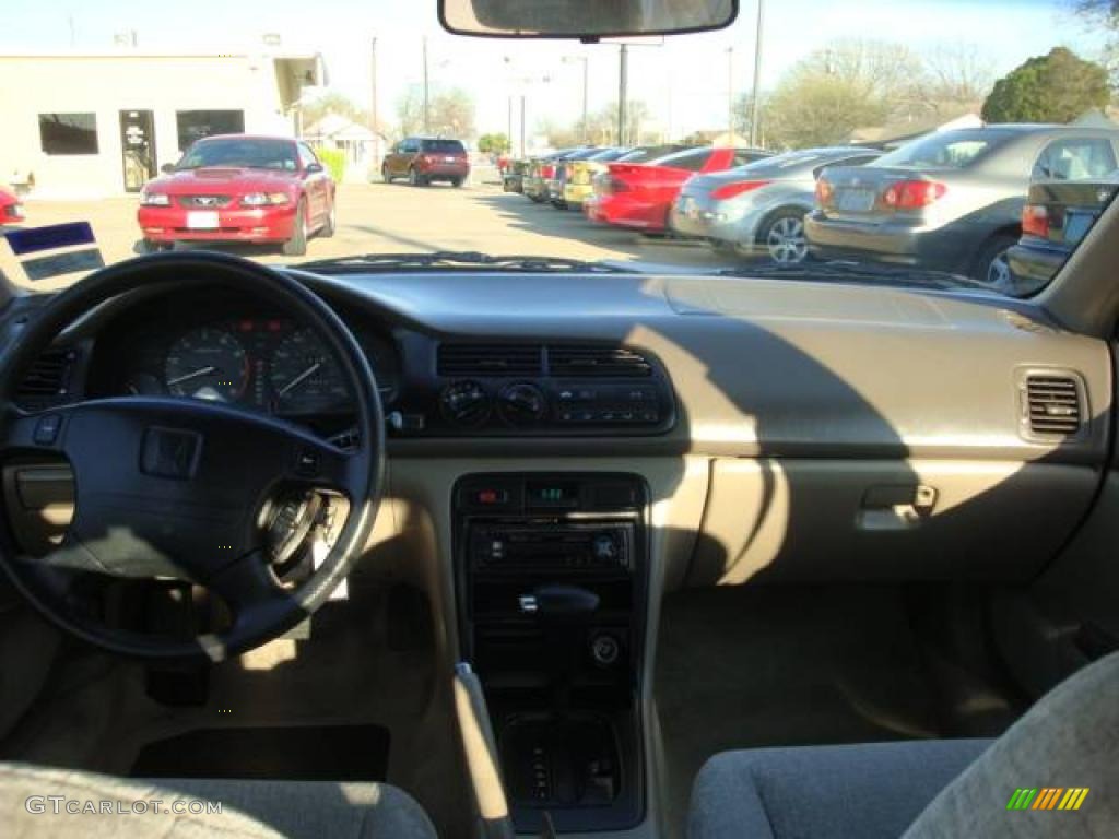 1996 Accord EX Sedan - Sherwood Green Pearl Metallic / Beige photo #7