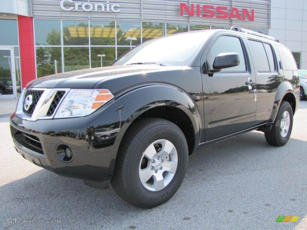 Super Black Nissan Pathfinder