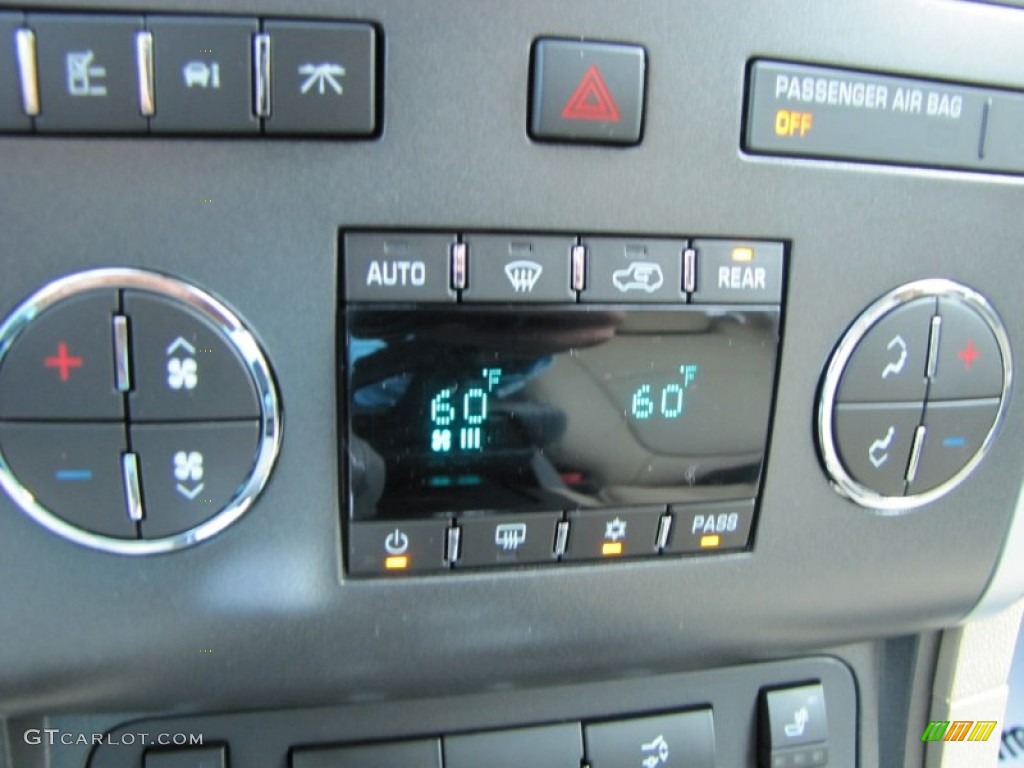 2012 Chevrolet Traverse LT Controls Photo #53805505