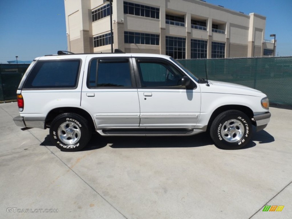 Oxford White 1995 Ford Explorer XLT Exterior Photo #53808259