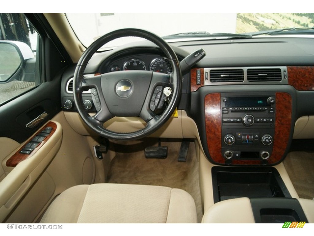 2007 Chevrolet Suburban 1500 LS 4x4 Light Cashmere/Ebony Dashboard Photo #53809087