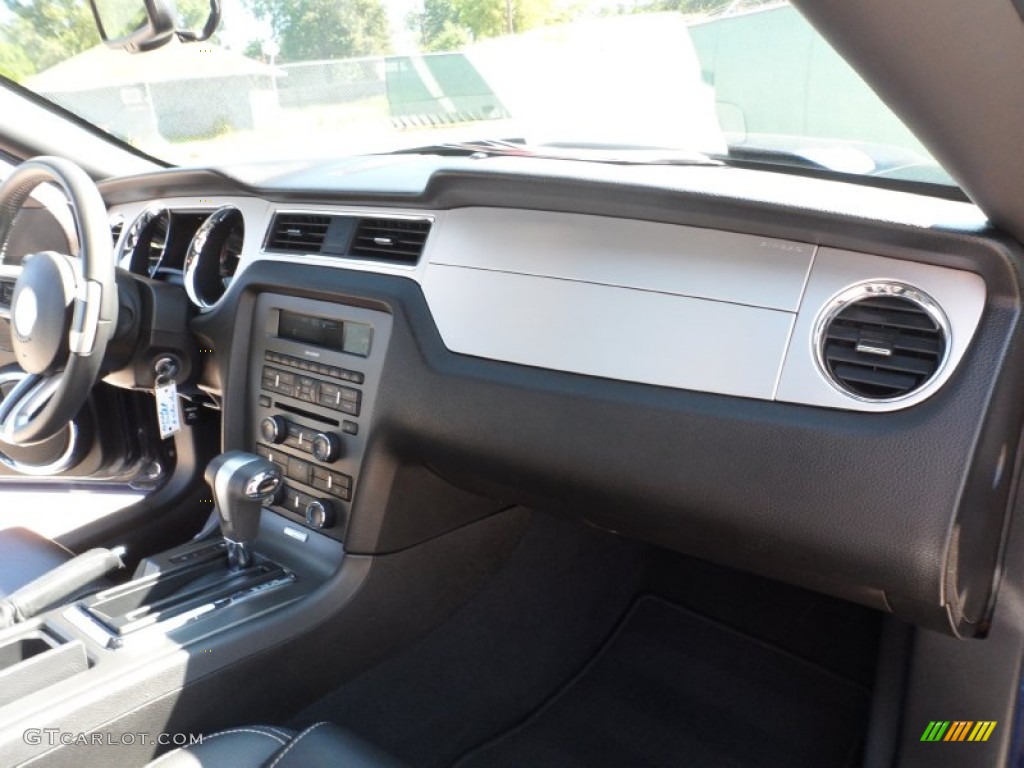 2010 Ford Mustang GT Premium Coupe Charcoal Black Dashboard Photo #53809100