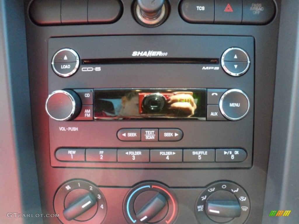 2009 Ford Mustang GT Coupe Audio System Photo #53809384