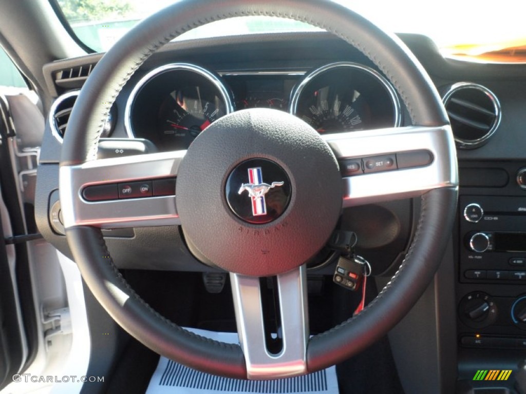 2009 Ford Mustang GT Coupe Dark Charcoal Steering Wheel Photo #53809402