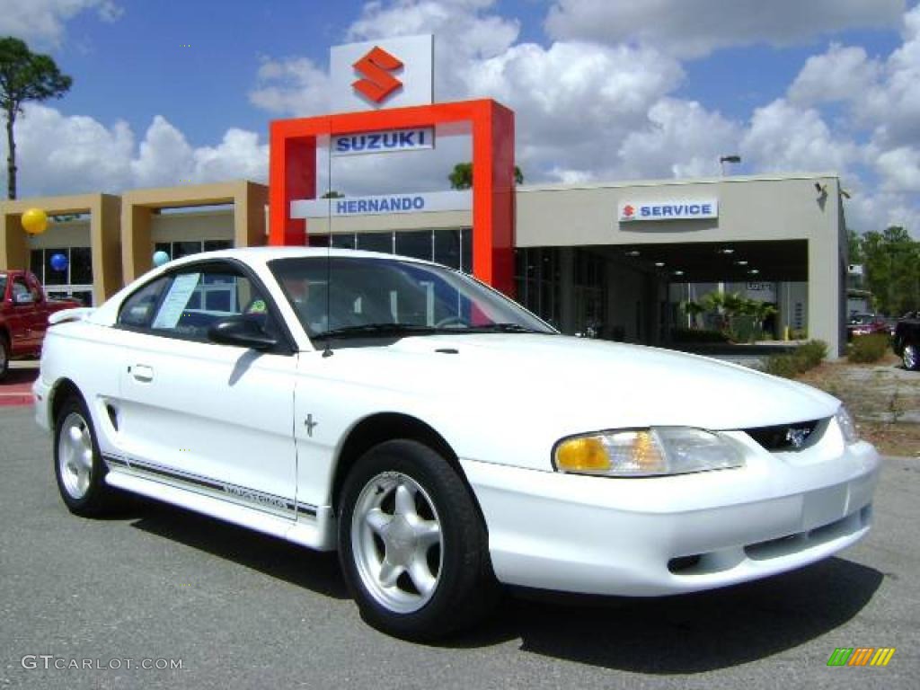 1998 Mustang V6 Coupe - Ultra White / Medium Graphite photo #1