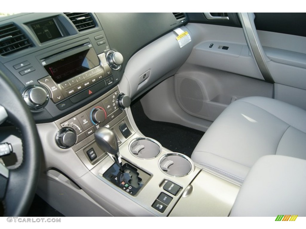 2012 Toyota Highlander SE 4WD Controls Photo #53809705