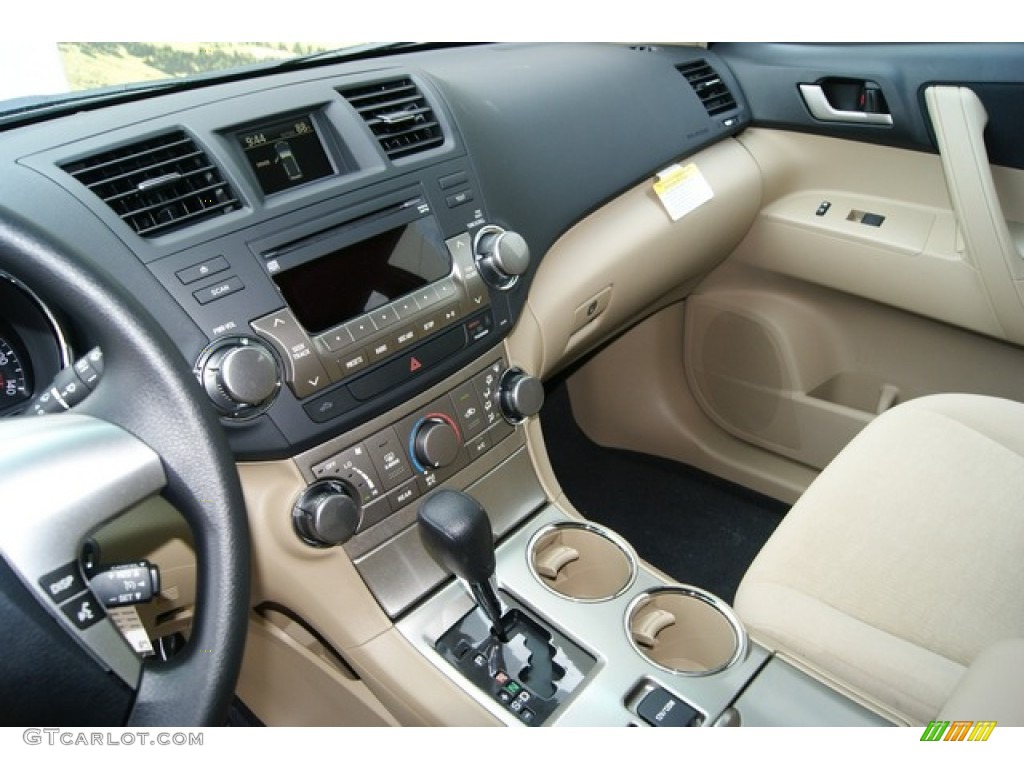 2012 Toyota Highlander V6 4WD Controls Photo #53809798