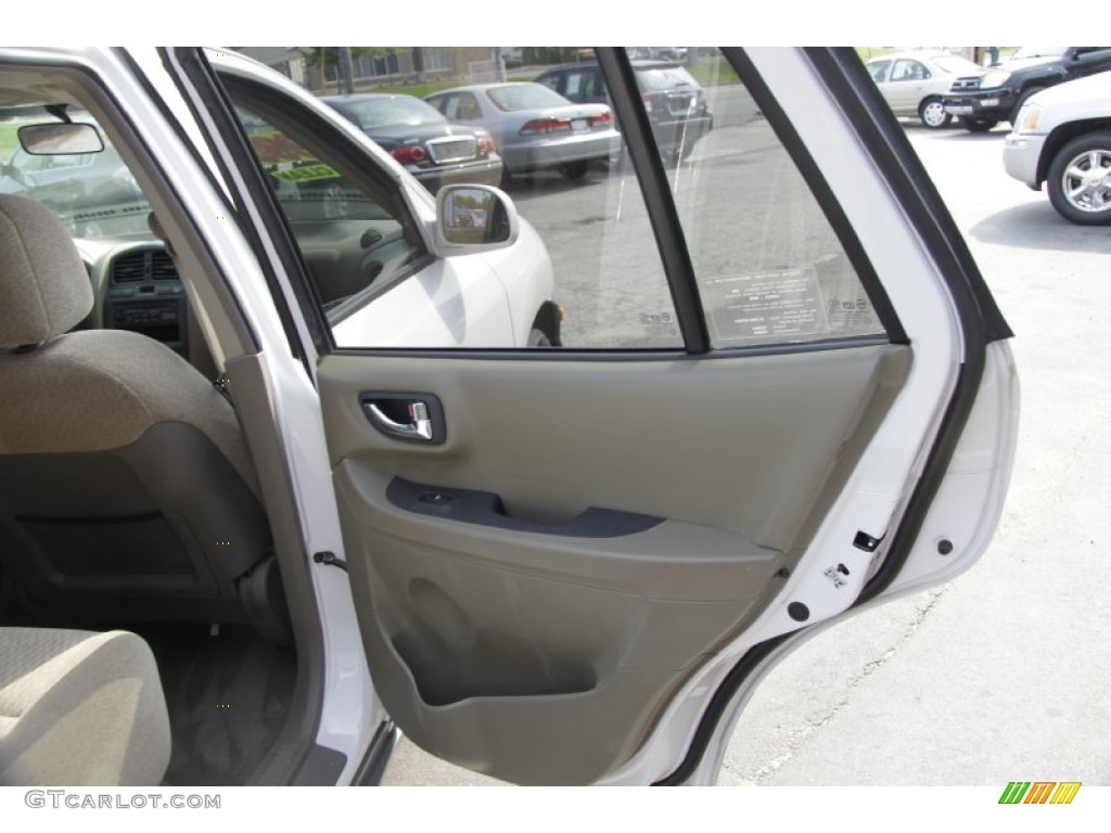 2004 Hyundai Santa Fe Standard Santa Fe Model Beige Door Panel Photo #53810980