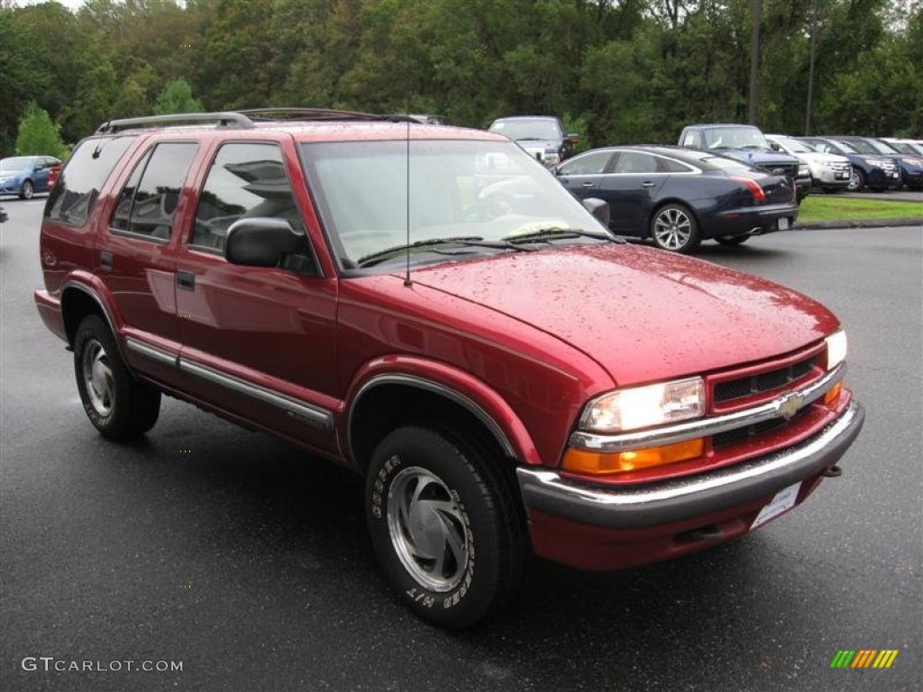 2001 Blazer LT 4x4 - Majestic Red Metallic / Beige photo #4