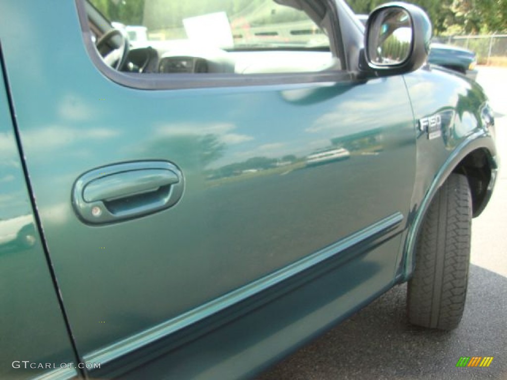 1999 F150 XL Extended Cab 4x4 - Amazon Green Metallic / Medium Graphite photo #37
