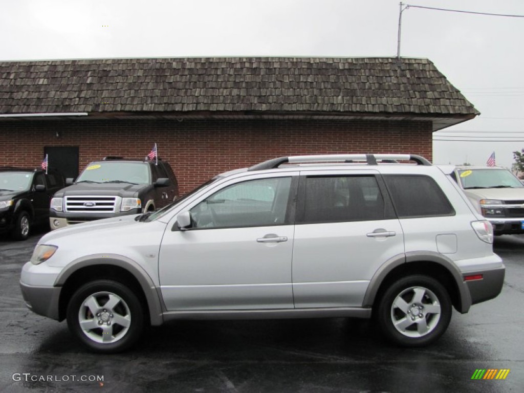 Munich Silver Metallic 2003 Mitsubishi Outlander XLS 4WD Exterior Photo #53813293