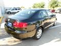 Black - Jetta SE Sedan Photo No. 7