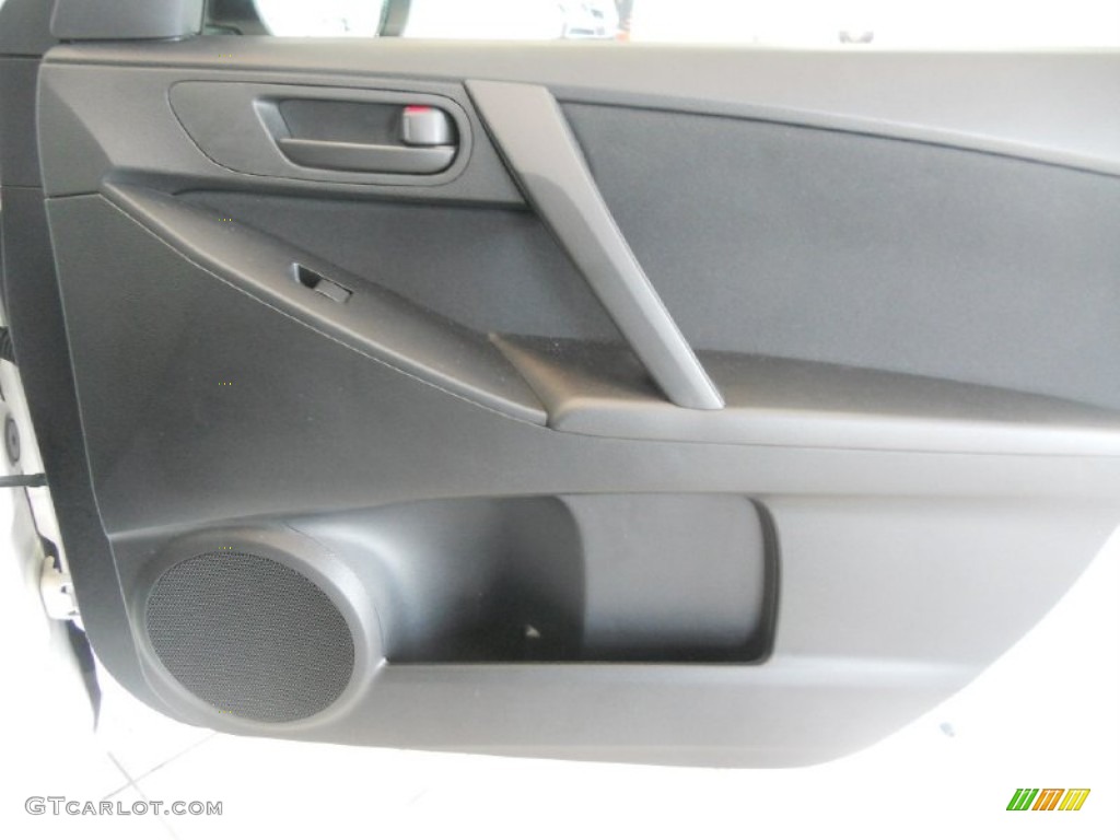 2010 MAZDA3 i SV 4 Door - Crystal White Pearl Mica / Black photo #18