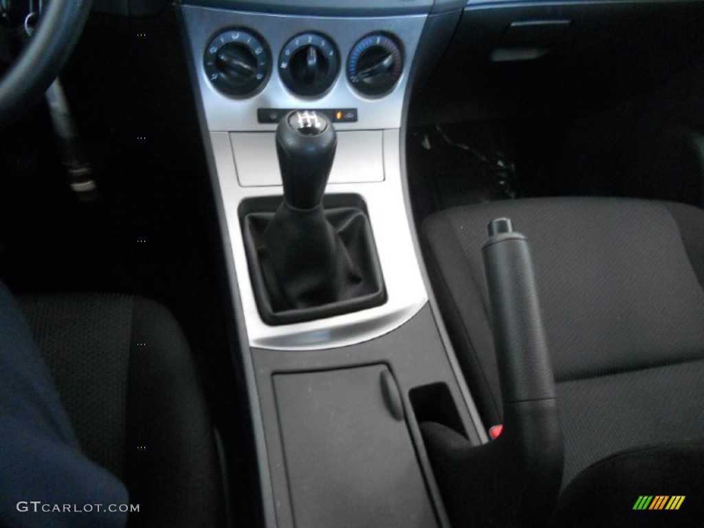 2010 MAZDA3 i SV 4 Door - Crystal White Pearl Mica / Black photo #28