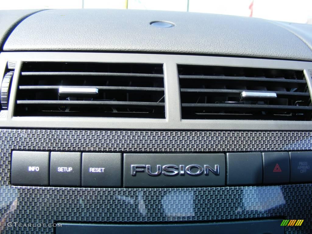 2009 Fusion SE - Vapor Silver Metallic / Charcoal Black photo #41