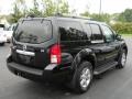 Super Black - Pathfinder SE 4x4 Photo No. 2