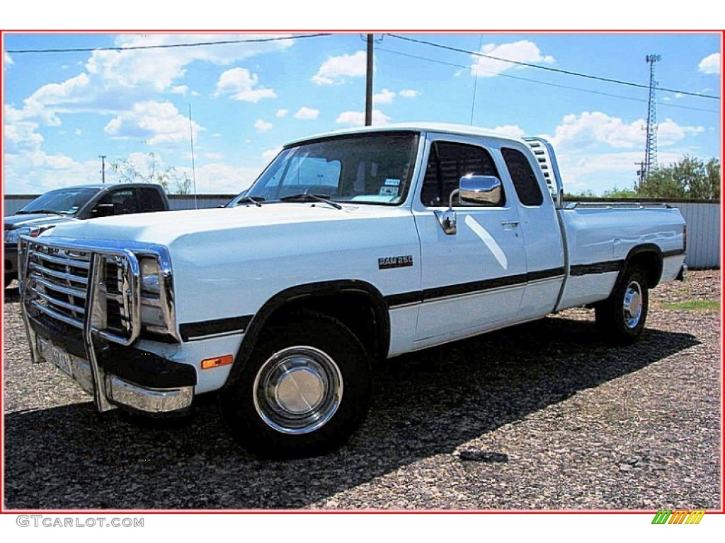 1993 Ram Truck D250 LE Extended Cab - White / Blue photo #1