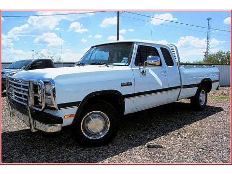 1993 Dodge Ram Truck D250 LE Extended Cab Data, Info and Specs