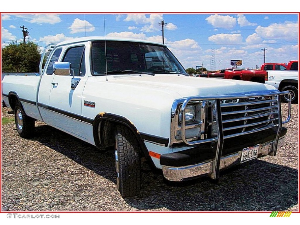 1993 Ram Truck D250 LE Extended Cab - White / Blue photo #10