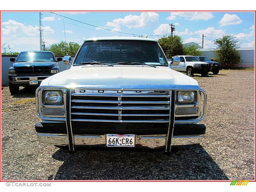 1993 Ram Truck D250 LE Extended Cab - White / Blue photo #12