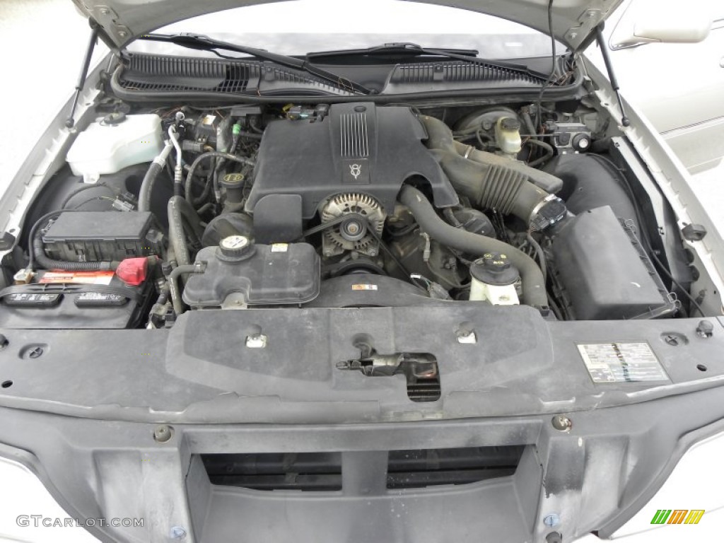 2003 Lincoln Town Car Executive 4.6 Liter SOHC 16-Valve V8 Engine Photo #53830189