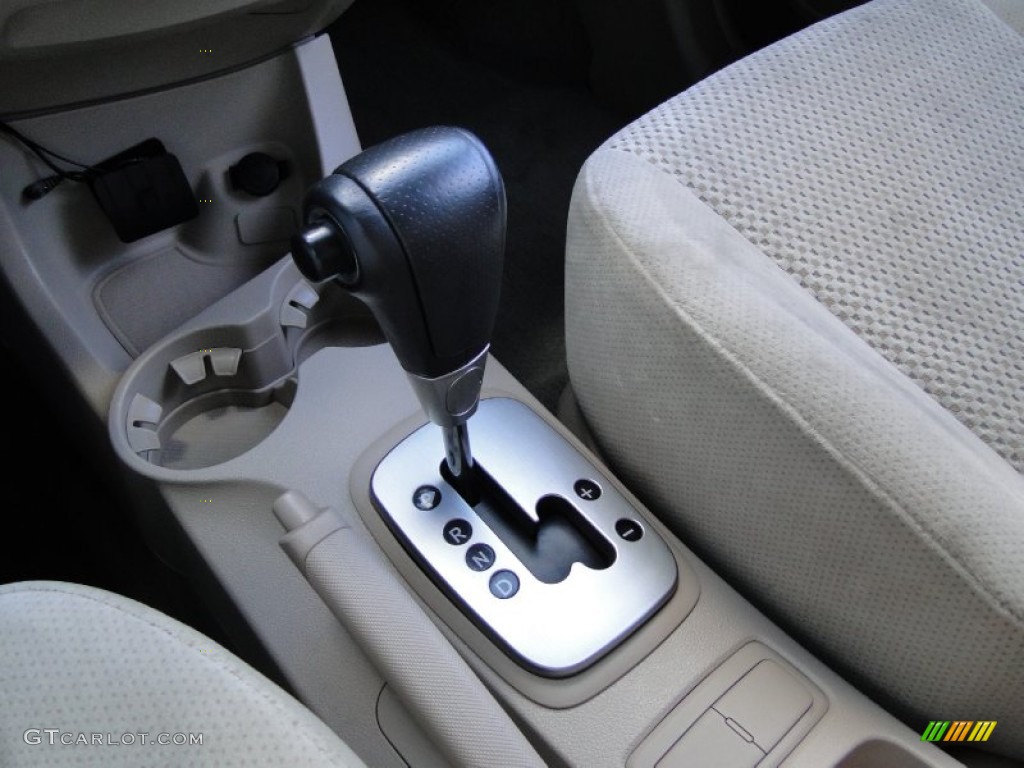 2005 Kia Sportage EX 4WD Transmission Photos