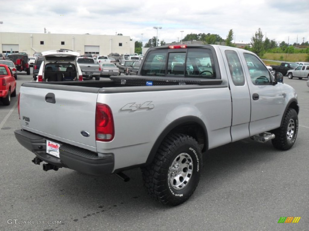 2003 F150 XL SuperCab 4x4 - Silver Metallic / Medium Graphite Grey photo #4