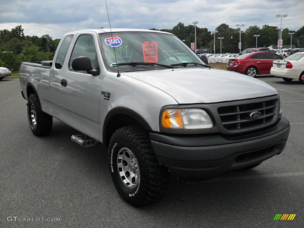 2003 F150 XL SuperCab 4x4 - Silver Metallic / Medium Graphite Grey photo #5