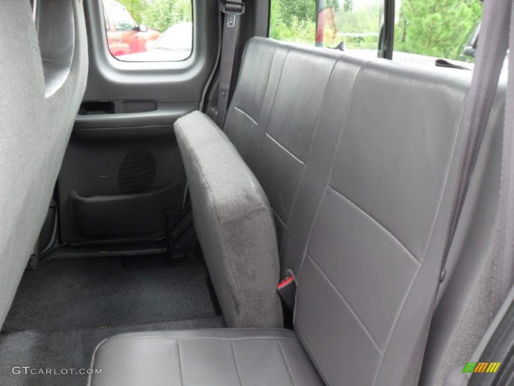 2003 F150 XL SuperCab 4x4 - Silver Metallic / Medium Graphite Grey photo #16