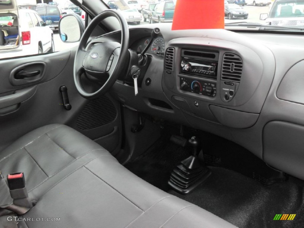 Medium Graphite Grey Interior 2003 Ford F150 XL SuperCab 4x4 Photo #53832985