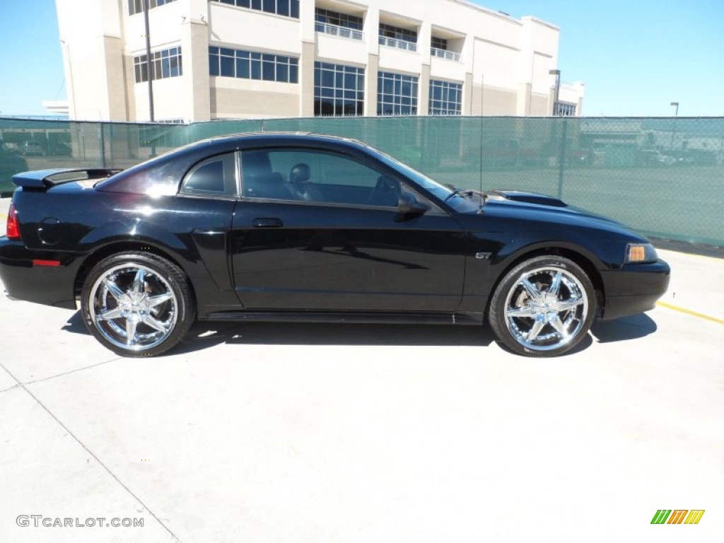 2002 Mustang GT Coupe - Black / Dark Charcoal photo #2