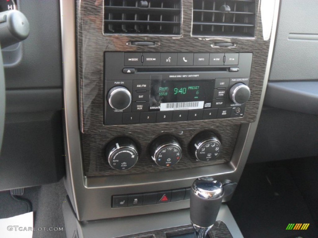 2012 Jeep Liberty Jet Controls Photo #53836861