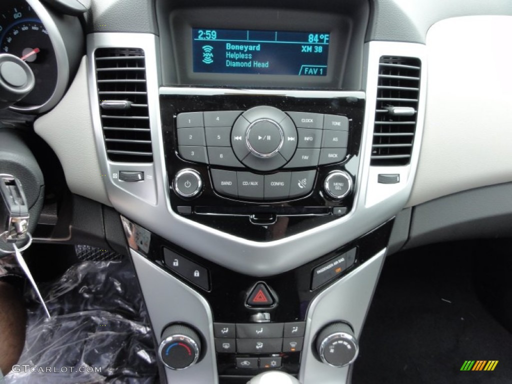 2012 Chevrolet Cruze LS Controls Photo #53838748